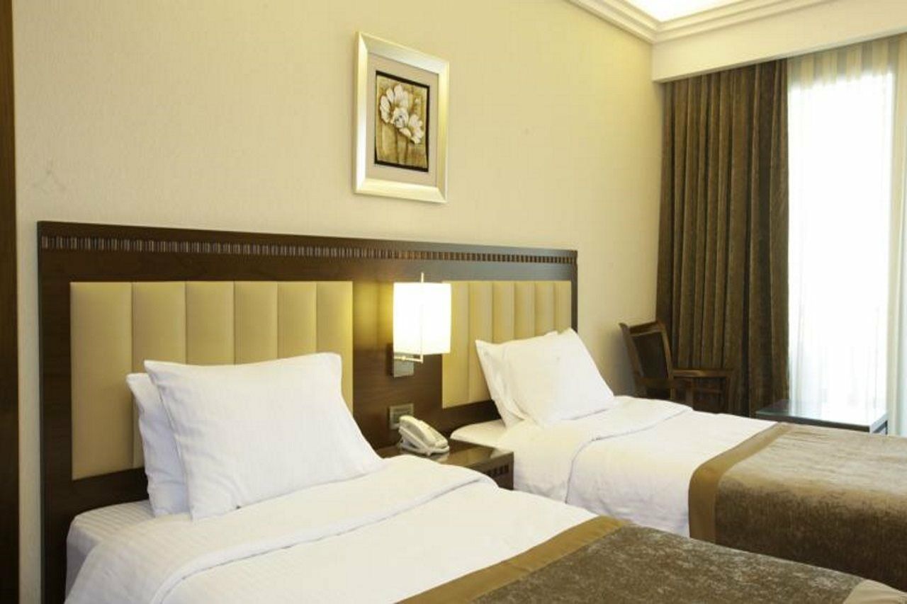 Lancaster Suites Raouche Beyrouth Extérieur photo